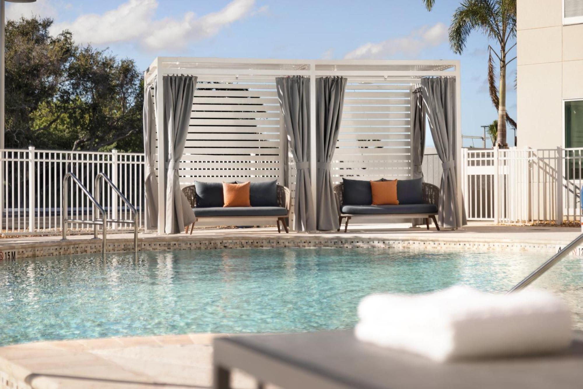 Holiday Inn Express Cape Canaveral By Ihg Zewnętrze zdjęcie